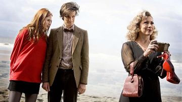 Les chaussures à talons rouges portées par River Song (Alex Kingston) dans Doctor Who S05E04