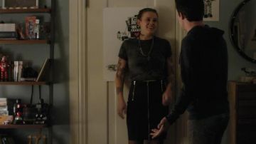 The skirt of Skye Miller (Sosie Bacon) in 13 Reasons Why S02E02