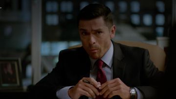 La montre de Teo Aljarafe (Marcos Consuelos) dans Reina del Sur S01E03