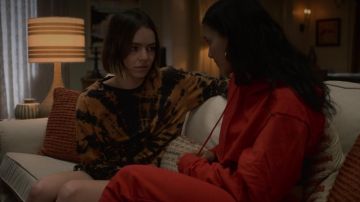 Le t-shirt porté par Casey Gardner (Brigette Lundy-Paine) dans Atypical S02E06