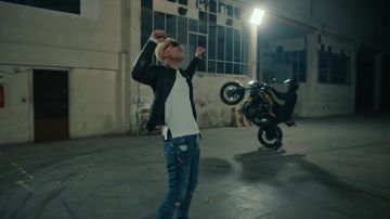 Los vaqueros que lleva PLK en su videoclip 250