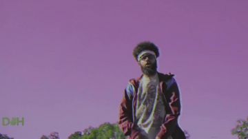 La veste de jogging Puma de Kikesa dans son clip  ROSE (DDH#41)