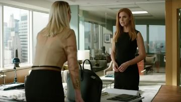 The handbag Samantha Wheeler (Katherine Heigl) in Suits S08E08