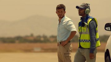 Pantalon Cargo porté par Lance Miller (Jonathan Bailey) comme on le voit dans les de Tom Clancy, Jack Ryan S01E06