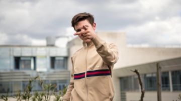 La veste beige portée par 2TH dans son video clip A11