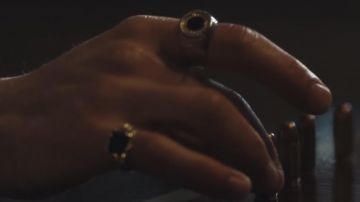 Anillos de oro de ónix usados por Luca Changretta (Adrien Brody) como se ve en Peaky Blinders S04E02