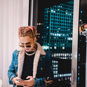 The jean jacket embroidered Lil Pump on his account Instagram @lilpump