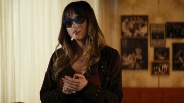 Chaqueta usada por Emily Summerspring (Dakota Johnson) en Bad Times at the El Royale