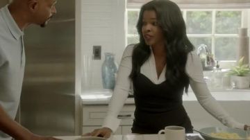 Black & White long sleeve outfit worn by Trish Murtaugh (Keesha Sharp) in Lethal Weapon (S03E02)