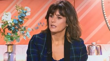 La veste à carreaux bleue de Faustine Bollaert dans Ça commence aujourd'hui du 16 oc­tobre 2018