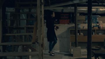 Zapatos usados por Theodora Crain (Kate Siegel) como se ve en The Haunting of Hill House S01E03
