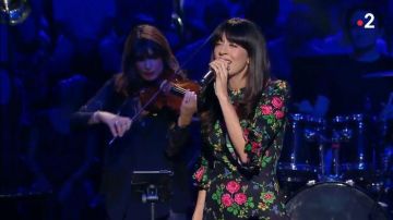 La robe à fleurs de Nolwenn Leroy dans Taratata 100 % Live du 27 octobre 2018