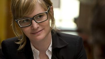 Eyeglasses Beth (Jennifer Jason Leigh) in Greenberg