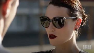 The sunglasses worn by Lena Luthor (Katie McGrath) in Supergirl S04E03