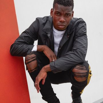 Les boucles d'oreilles de Paul Pogba sur son compte Instagram @paulpogba