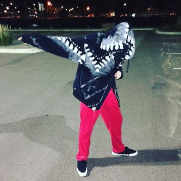 Abrigo de fuego usado por Lil Peep en su cuenta de Instagram @lilpeep
