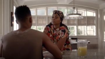 Sudadera floral usada por Cookie Lyon (Taraji P. Henson) como se ve en Empire S05E06
