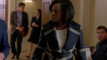 Plaid Manteau porté par Annalise Keating (Viola Davis), comme on le voit dans la Façon De s'en tirer Avec Assassiner S05E07