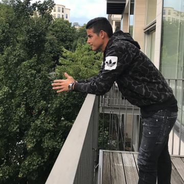 Los jeans negros que lució James Rodríguez en su cuenta de Instagram @jamesrodriguez10
