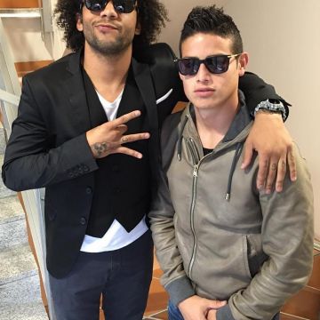 La chaqueta bomber de cuero gris que lució James Rodríguez en su cuenta de Instagram @jamesrodriguez10