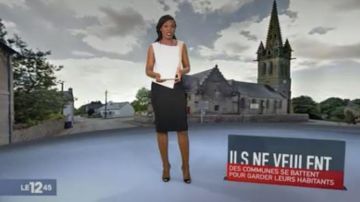 La robe bicolore de Kareen Guiock dans le 12/45 du 30/11/2018