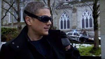 Royal/Bleu Marine à Motifs Shirt porté par Leonard Snart (Wentworth Miller) dans DC Légendes de Demain S02E12