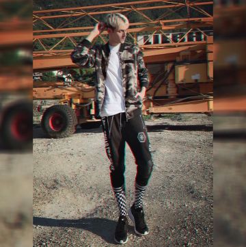 La chaqueta de camuflaje en la cuenta de Instagram de @shunsukecos