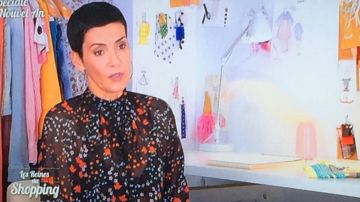 Le chemisier noir imprimé porté par Cristina Cordula dans Les reines du shopping