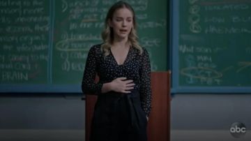 Black Pants worn by Maggie Bloom (Allison Miller) as seen in A Million Little Things S01E09