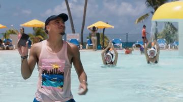 Le débardeur rose imprimé Florida de Pépito (Mister V) dans All Inclusive