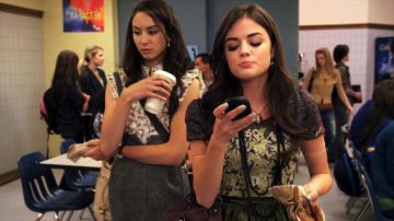 The top worn by Aria Montgomery (Lucy Hale) in Pretty Little Liars S01E04