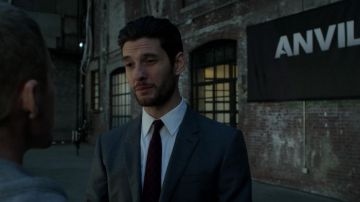 The gray suit Billy Russo (Ben Barnes) in Marvel's The Punisher S01E04