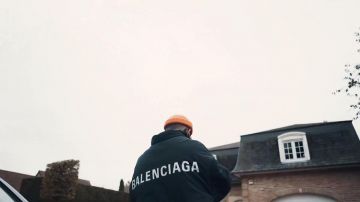 La doudoune Balenciaga de Ico dans son clip Petit Papillon (Capsule #5) feat. Iousra