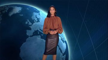 The leather skirt worn by Tatiana Silva on the Weather, TF1