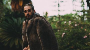 Abrigo de piel de SCH en fotos promocionales de VNTM (álbum de JVLIVS)