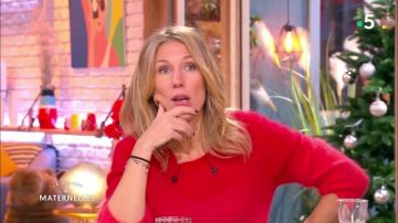 Le pull rouge angora porté par Agathe Lecaron dans La maison des maternelles