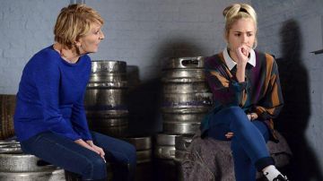 Polo a rayas usado por Nancy Carter (Maddy Hill) como se ve en Eastenders (16/01/2015)
