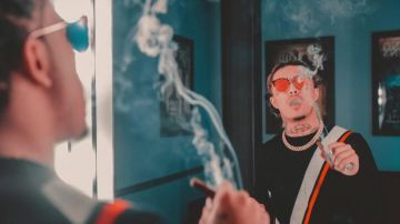 Noir Sweat-shirt avec orange tique porté par Lil Pompe dans son Concepteur de la musique de la vidéo