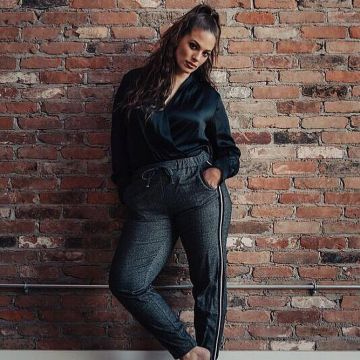 The pants effect jogging of Ashley Graham on his account Instagram