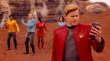 USS Callister red jacket worn by Robert Daly (Jesse Plemons) as seen in Black Mirror S04E01