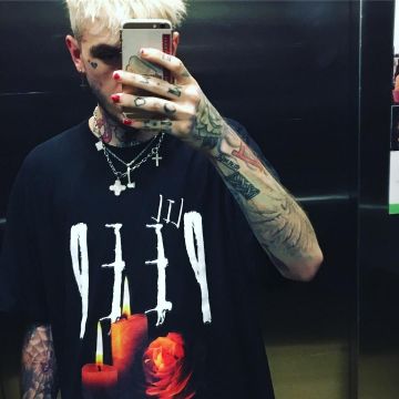 La camiseta de Lil Peep en su cuenta de Instagram @lilpeep