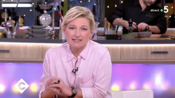 Le montre portée par Anne-Élisabeth Lemoine dans C à vous du 21 janvier 2019