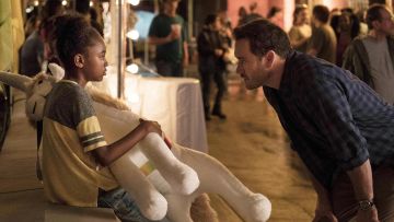 Camisa a cuadros usada por Brad Wolgast (Mark-Paul Gosselaar) como se ve en The Passage S01E01
