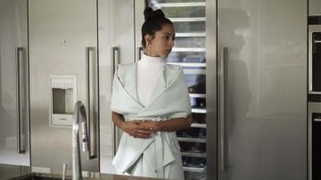 Outfit worn by Greta (Oona Chaplin) as seen in Black Mirror S02E04 - White Christmas