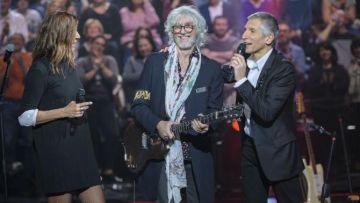 La robe noire portée par Zazie dans Taratata du 02/02/19