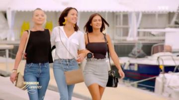 la jupe Jersey taille haute de Léna dans Les plus belles mariées