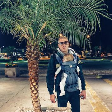 Le blouson bomber porté par Macklemore sur son compte Instagram