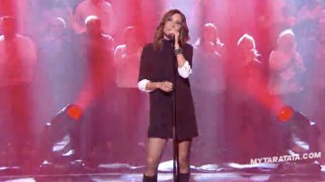 El vestido negro usado por Zazie en Taratata Zenith 100% Live del 9/02/19