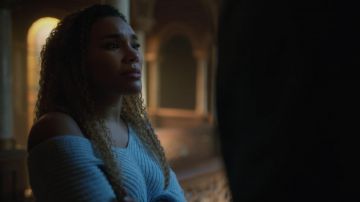 Asymetrical Sweater worn by Allison (Emmy Raver-Lampman) in The Umbrella Academy (S01E04)