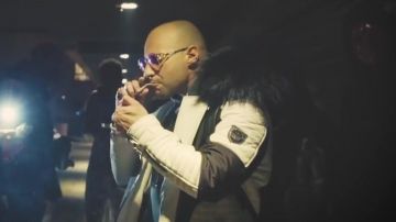 Las gafas de sol de Alkpote en su clip Hasta La Vista